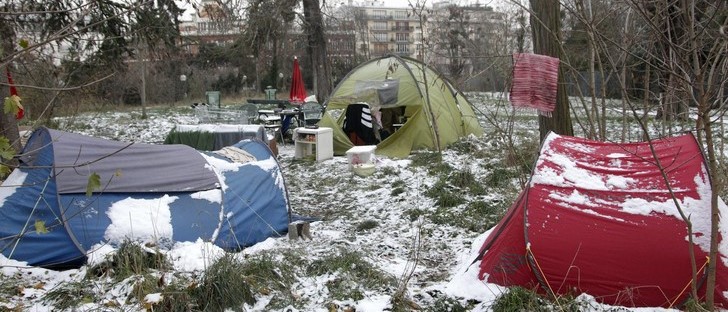 Remises à la rue de la fin de l’hiver : le Collectif des Associations Unies craint une crise humanitaire